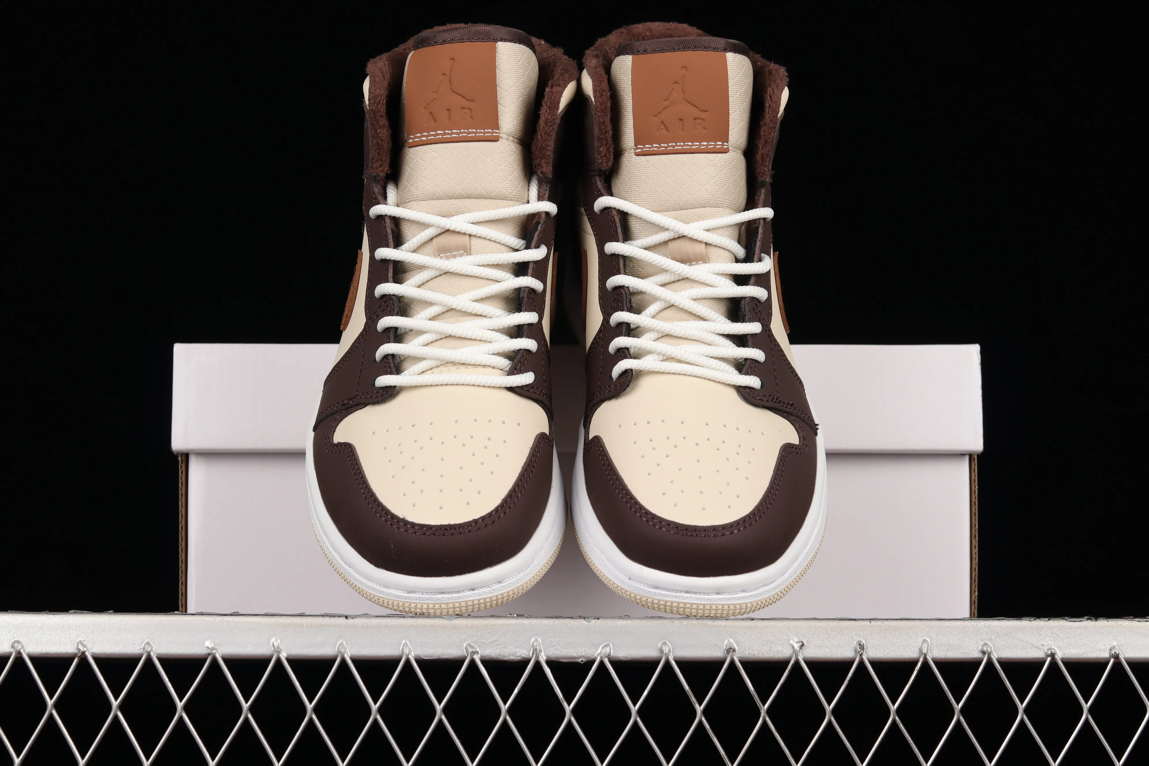 All categories Air Jordan Jordan series basketball shoes Air Jordan 1 Mid G version pure original Air Jordan 1 Mid SE AJ1 Joe 1 meter brown mid-top retro basketball shoes DO6699-200